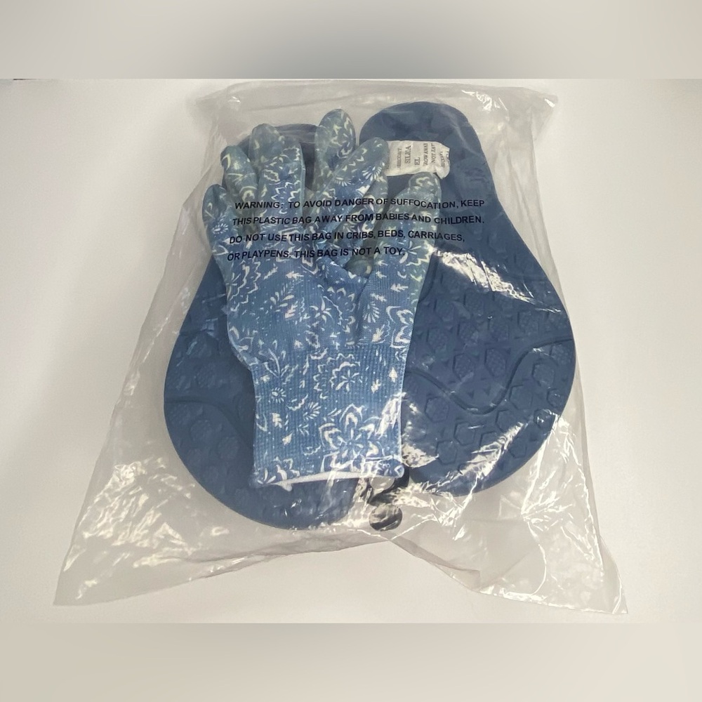 Muk Luks Slide-On Clogs, Slip-On Clogs & Glove Set,  Size: M (7-8) - Picture 6 of 13